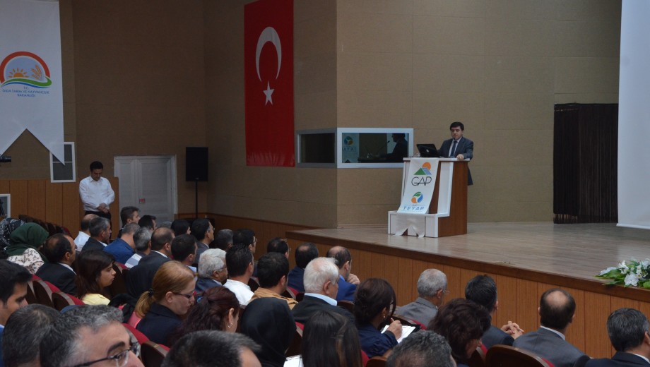 GAP Bölgesi “1. Araştırma-Yayım İşbirliği Toplantısı” Şanlıurfa’ da yapıldı.