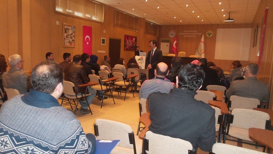 GAP Bölgesi yayım elemanlarına “Badem ve Antepfıstığında Entegre Mücadele” eğitimi