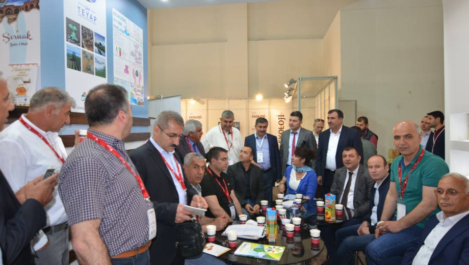 GAP TEYAP kapsamında düzenlenen organizasyon ile çiftçilerimiz “GAP’ ta Tarımsal Örgütlenme ve İhracat” konulu panele ve Ekoloji İzmir Fuarı’ na katılım sağlamıştır.