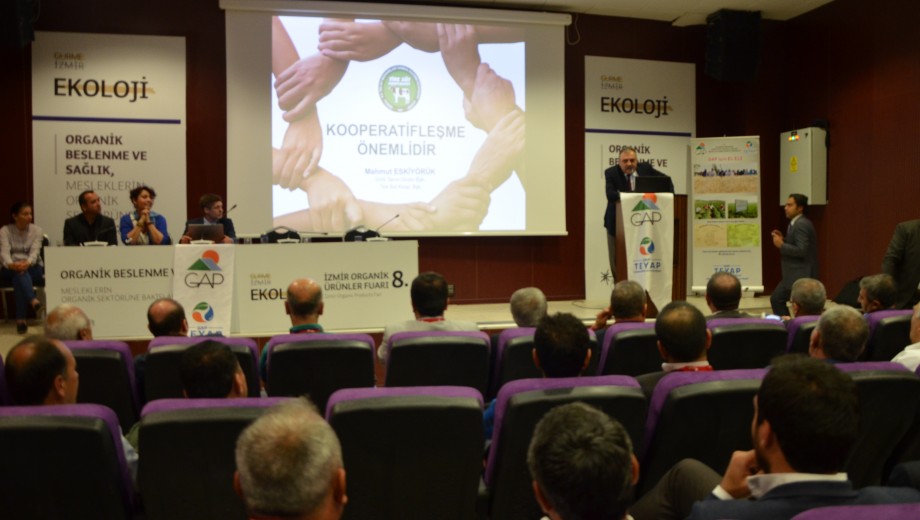 GAP TEYAP kapsamında düzenlenen organizasyon ile çiftçilerimiz “GAP’ ta Tarımsal Örgütlenme ve İhracat” konulu panele ve Ekoloji İzmir Fuarı’ na katılım sağlamıştır.