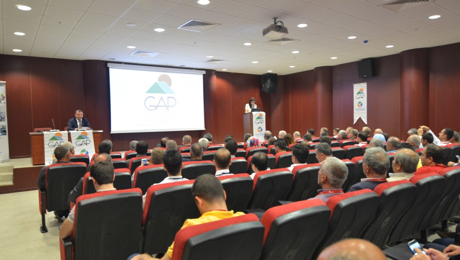 GAP TEYAP kapsamında düzenlenen organizasyon ile çiftçilerimiz “İklim Değişikliği ve Sürdürülebilir Tarım Tedbirleri” konulu panele ve Ekoloji İzmir Fuarı’ na katılım sağlamıştır.